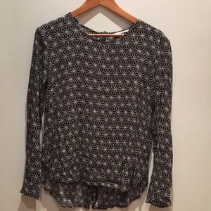 Long sleeve patterned blouse